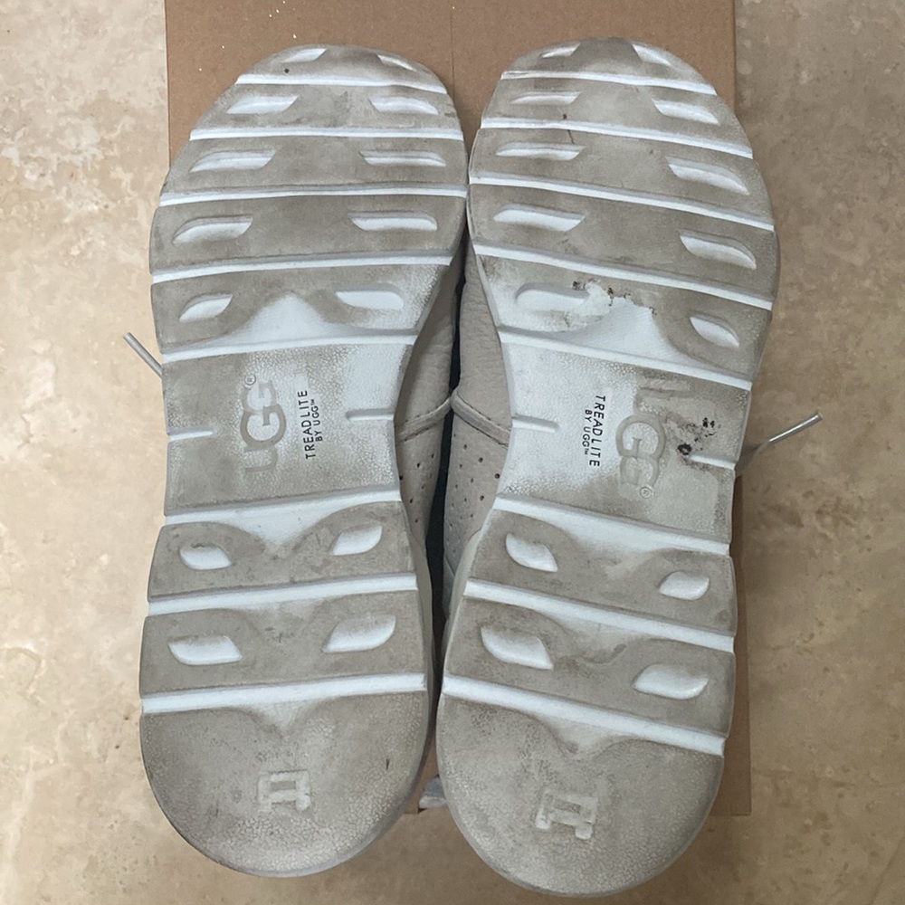 UGG Womens Athletic Shoes Size 9 - Picture 4 of 9